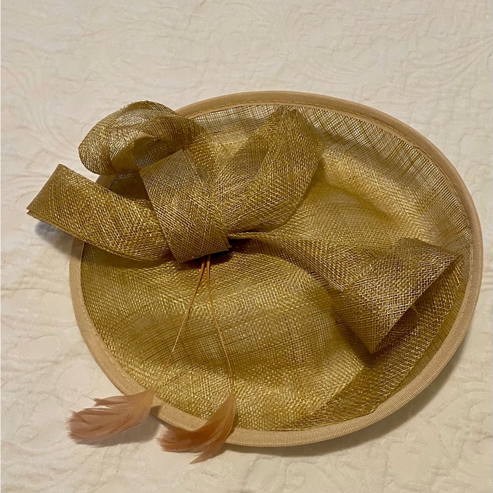ROZKITCH Khaki Mesh Fascinator Hat | Feather Flower Derby Hair Clip